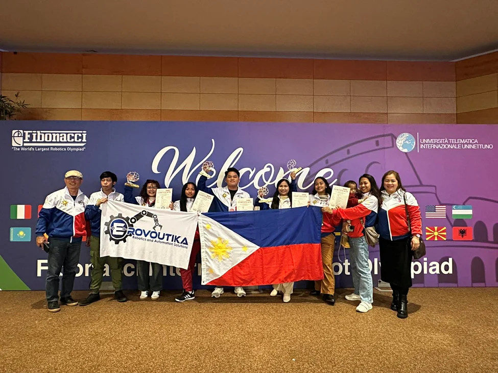 Manaoag NHS Bags Multiple Wins in Global Robotics Tilt
